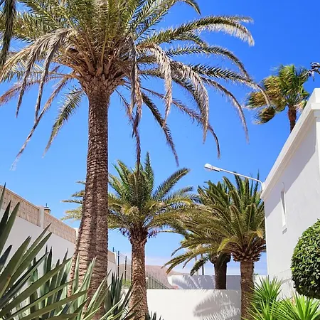 New Avatea Parque Natural, Piscinas Y Tennis Κοραλέχο